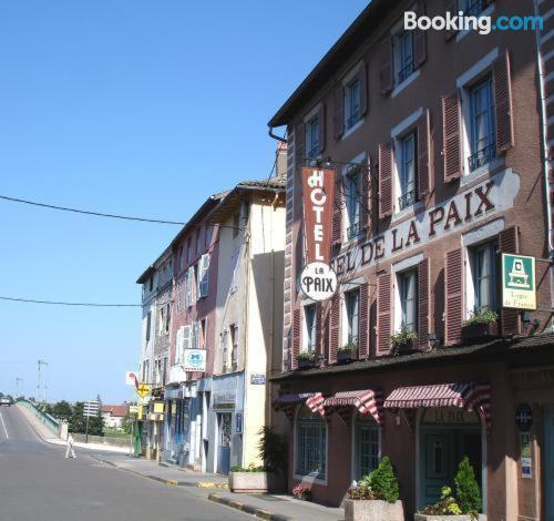 Logis Hotel De La Paix - Tournus Exterior foto